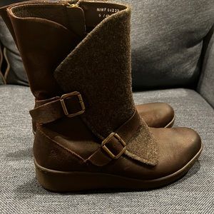 Born brown leather boots
